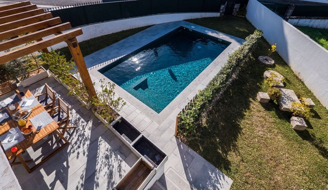 BeGuest Sun & Pool House