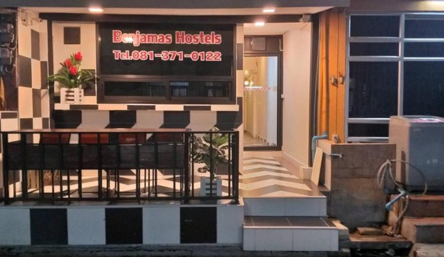 Benjamas hostels
