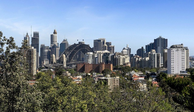 BENT6 - Spacious w/Panoramic Sydney Harbour Views