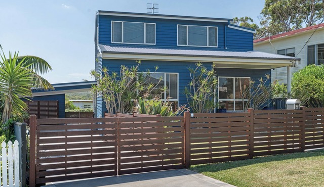 Blue Cottage – Coastal Family Retreat, Walk to Beach, Relaxed & Spacious