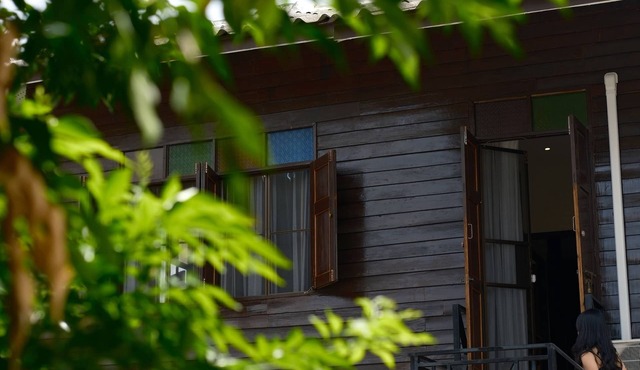 Breeze Through · Peaceful 2 Store 2BR Wooden House in The Charming Wat Kaet