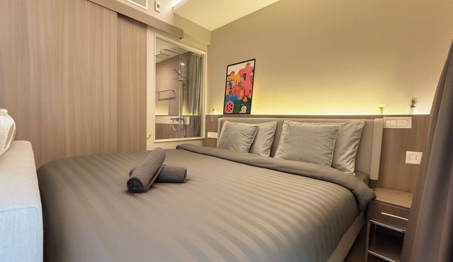 BTS Thong Lor Low-rise Condo City Center