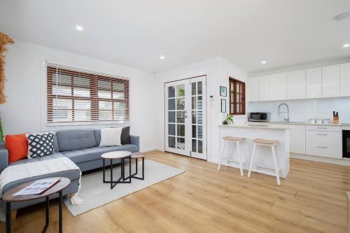 Buchanan Hideout - Cosy Bungalow by Merewether Beach