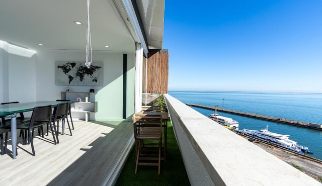 Cacilhas Riverview!