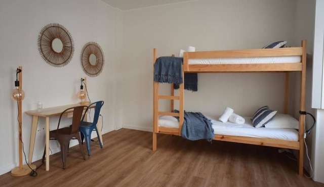 Cais -Bed Mixed Dormitory Room