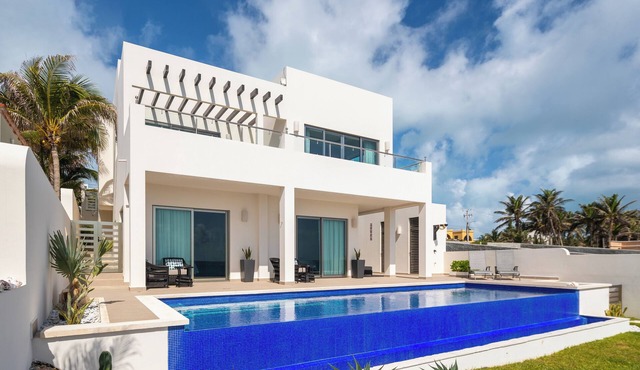 Casa Brisa Tranquila on Isla Mujeres: Ocean Front 3-bedroom Luxury Villa w/Views