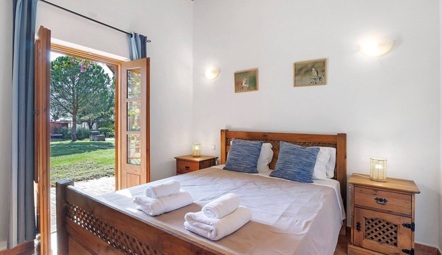 Casa de Campo Vale do Asno-Room 'Quarto 1' with Shared Pool, Wi-Fi and Air Conditioning