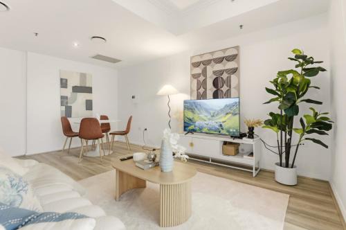 Central Burwood 2BR Steps from Station & Westfield