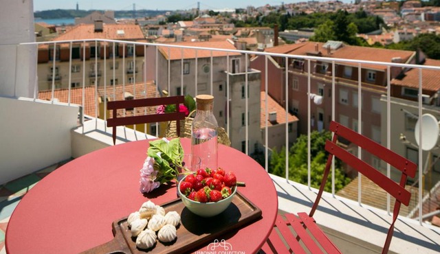 Central Rooftop Apartment by LovelyStay