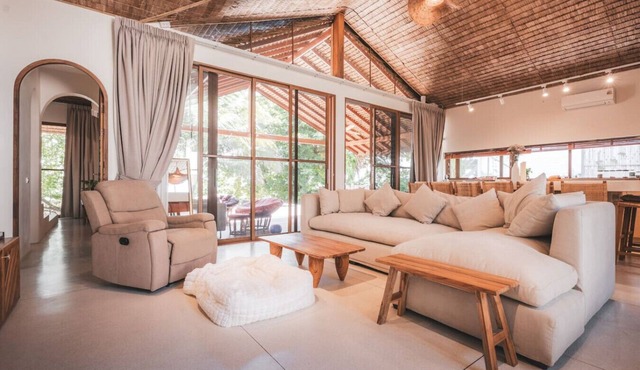 Charming 2-BR Seaside Haven