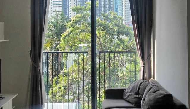 Charming 2 Bedroom Apartment in Heart of Phrom Phong