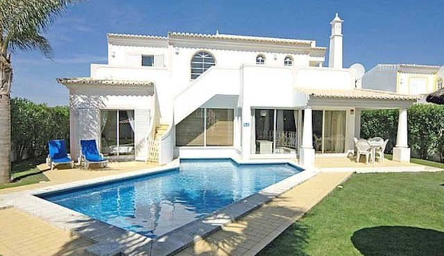 Charming Albufeira Villa | Villa Gale Gwenda | 3 Bedrooms | Close to Beach