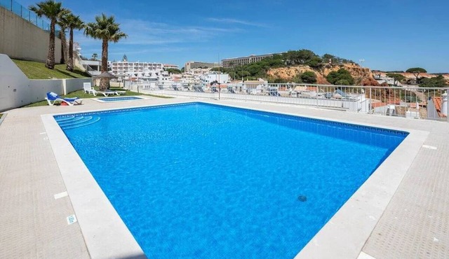 Charming Sea View Flat w/Pool, 20 meters from the Beach