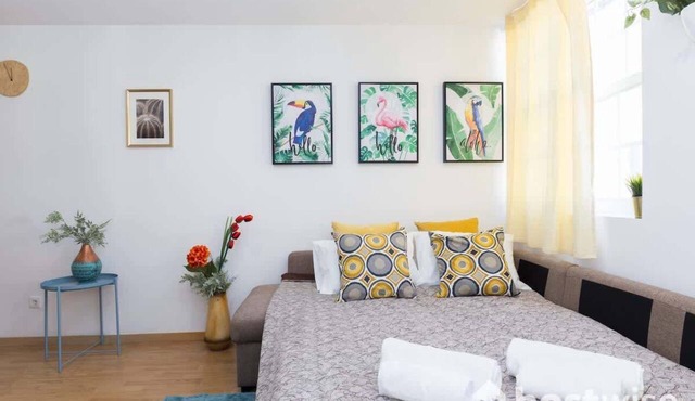 Charming Sunny Flat | Batalha by HostWise