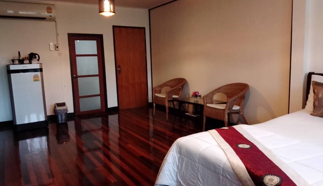 Charming 3-bedroom boutique house with AC in Krung Thep Maha Nakhon