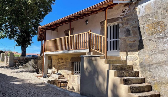 Charming Tourém Retreat 3 Bedroom House With Stunning Views