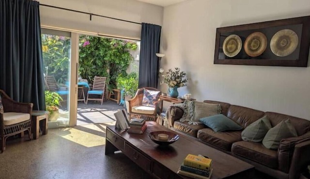 Charming Victorian Cottage in convenient location in Richmond, 3 mins to trams
