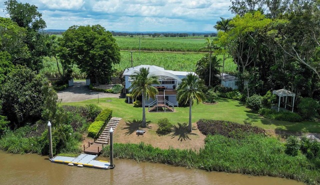 Clarence River Retreat - Oceanstays - Farmstay & Jetty