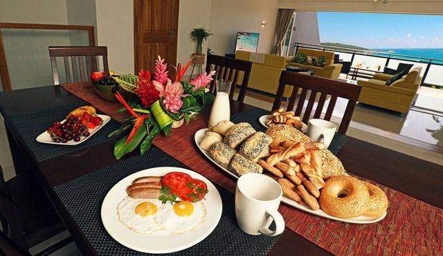 CliffHanger Villas: Spacious 8-Bed Villa & 2 Pools