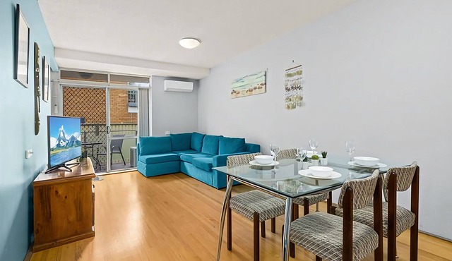 Coasters 4 is a self-contained apartment situated in the beach-side village of Sawtell.