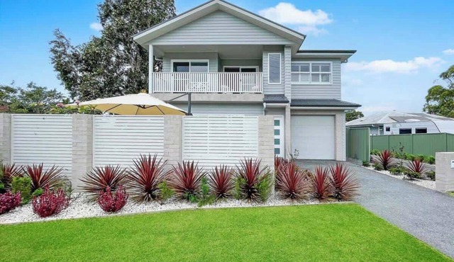 Coastline Cove - Townhome Near Village & Marina