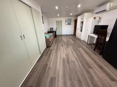 Comfortable studio in Bowen 4805