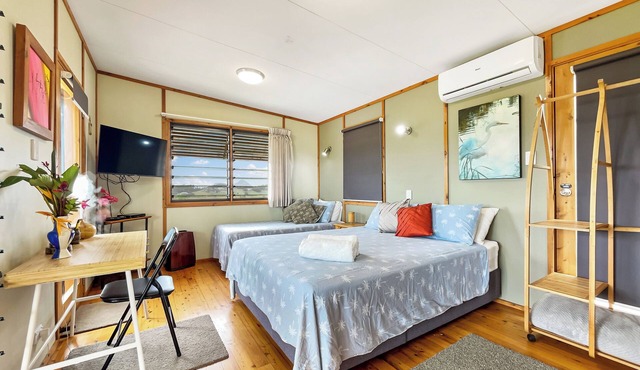Cooroy - Sunshine Ridge Eco Cottage - Garden Views - 25 mins to Noosa Heads -