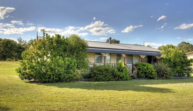 Cottages on Lovedale - No. 3 - 3 bedroom, 2 bathroom cottage in fabulous Lovedale location