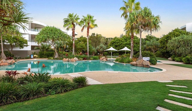 Cotton Beach 35 with Pool Views - Beachfront Complex