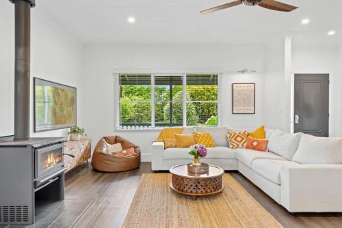 Countryside Luxe - 5 minute drive to the Beach!