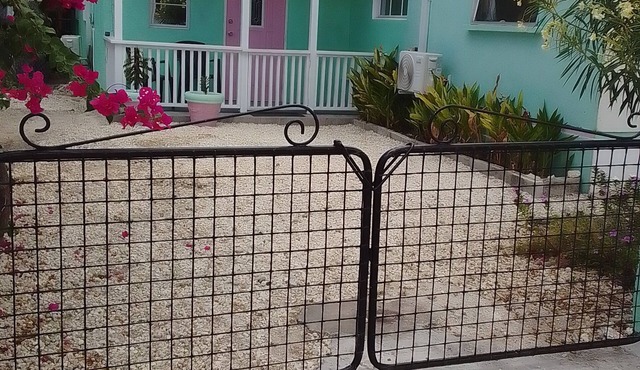 Cozy 1-bedroom apartment in brilliant Bridgetown with AC
