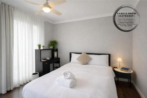 Cozy Double Room - Central Spot - Shared Bathroom