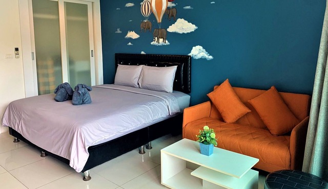 Cozy Pool view Studio Suite | Kitchen | Balcony