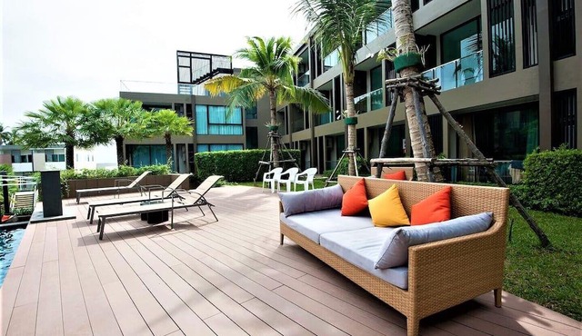 Cozy Pool view Studio Suite | Kitchen | Balcony
