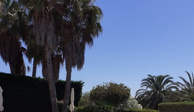 Detached 4 bed (all en-suite) Villa with solar heated pool and electric cover.