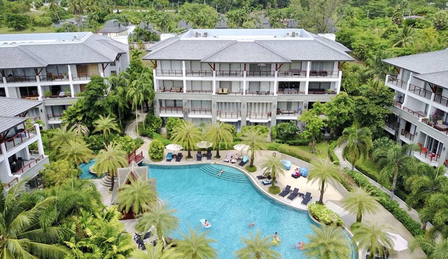 DG04 - Relaxed Naithon Beach Apartment, Pool, Quiet Location, Ground Floor