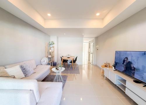 Donkaew minimalist townhouse