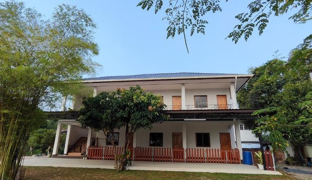 Dowslom Place