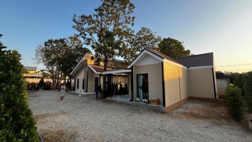 Eastern View Resort and Pool Villa
