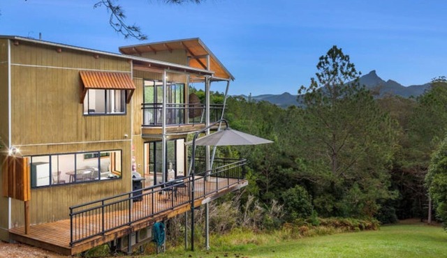 Ecoasis Sunrise Chalet – Romantic Rainforest Haven
