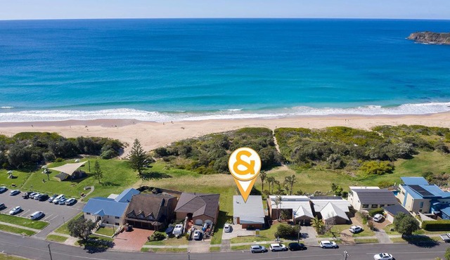 Escape to Jones Beach Kiama - Beachfront unit with direct beach access & views