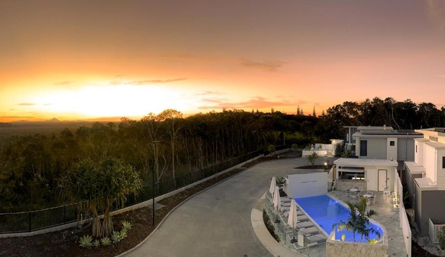 Essence Peregian Beach Resort - Saltbush 5 Bedroom Luxury Home