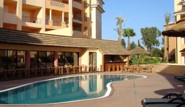 Excellent 3 bedroom Apartment in Luxury Private Condominium