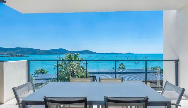 Executive on Whisper Bay - Cannonvale