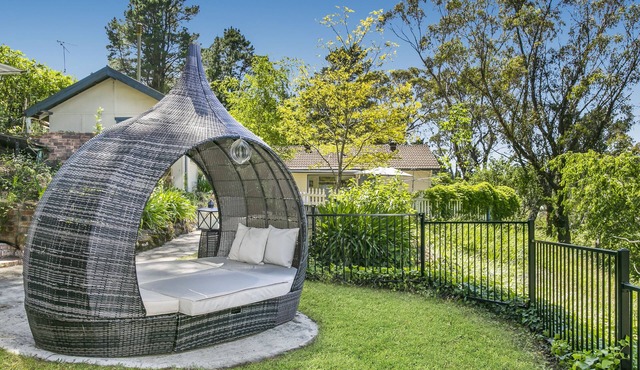 Experience Lavender Cottage, charming, cozy hideaway set in pretty bushland.