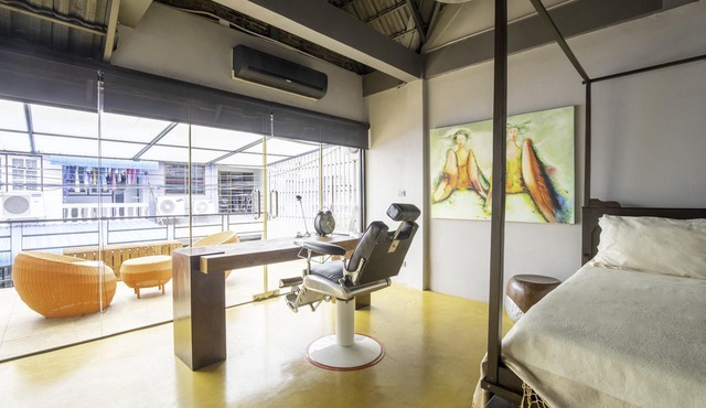eye popping old city 2 bedroom duplex at walking street
