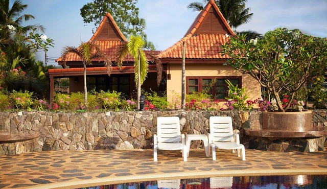 Familyfriendly house, a few steps from the pool, 300 meters from the ocean.