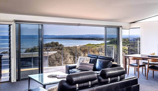 Footprints 1 -Elevated Coastal Luxury with Endless Bay Views