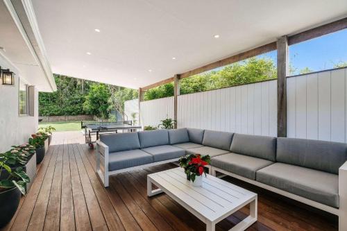 Forresters Lodge by Coast Hosting
