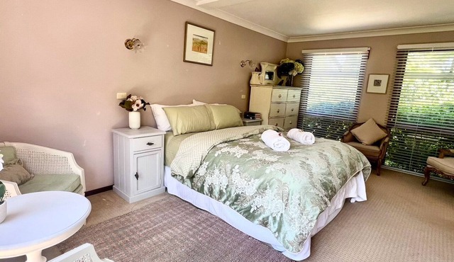 French Provincial The Garden Suite @Chapmans+Pets+B'fast